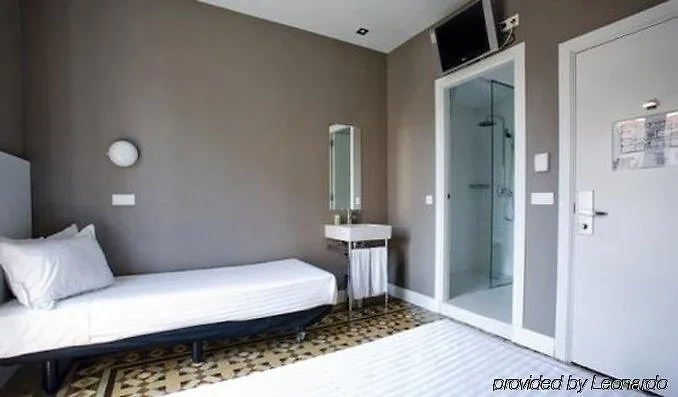 Praktik Garden Hotel Barcelona 2*,