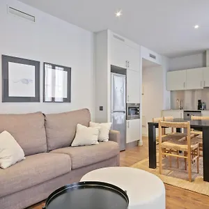 Uma Suites Barceloneta Beach Apartment