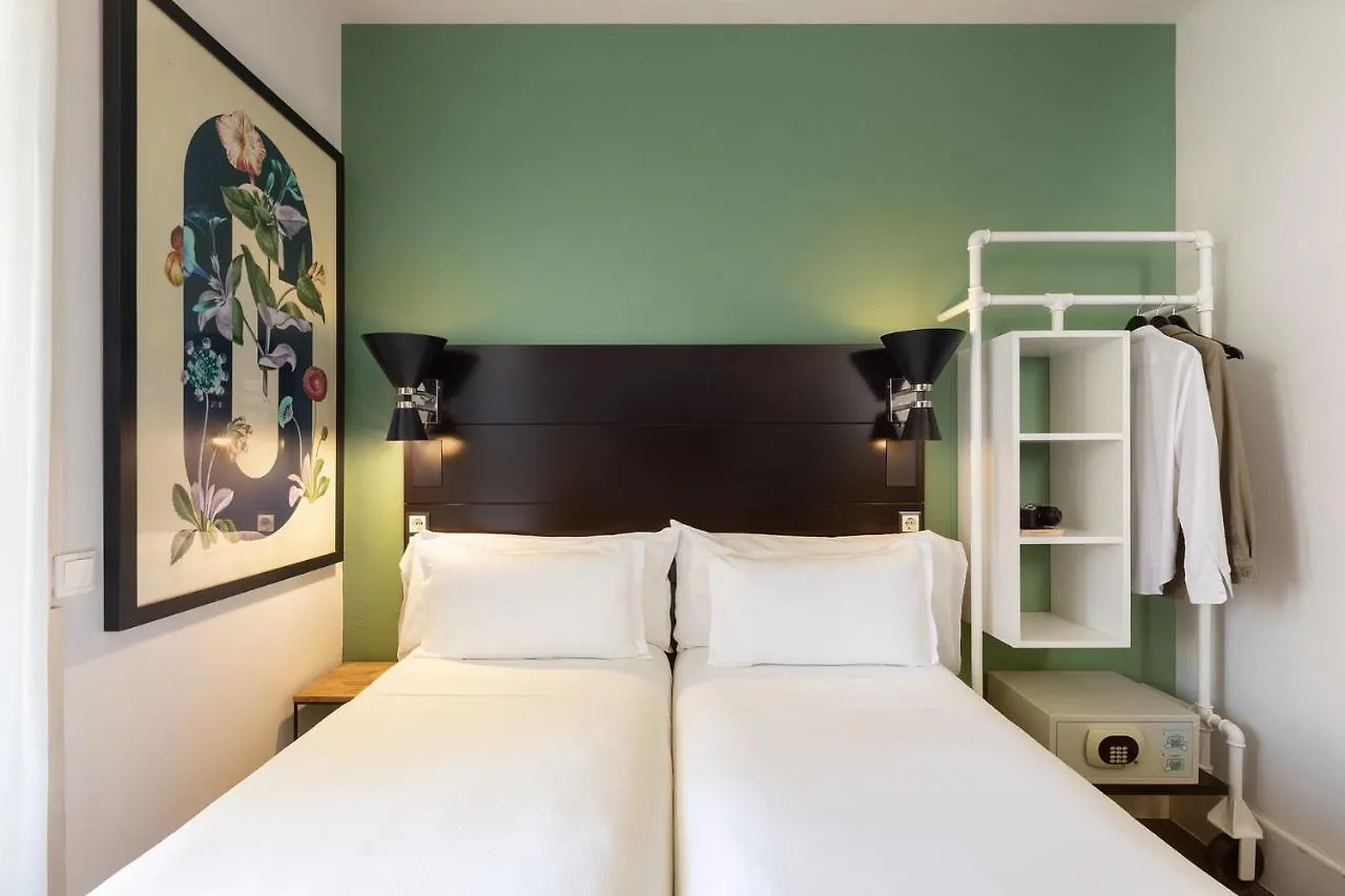 Praktik Garden Hotel Barcelona 2*,