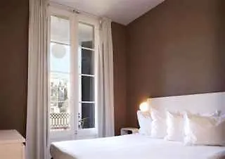 Praktik Garden Hotel Barcelona 2*,